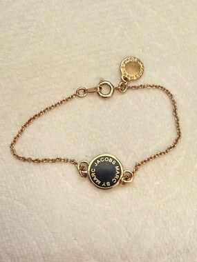 Marc Jacobs Gold and Black Round Logo Chain Bracelet
